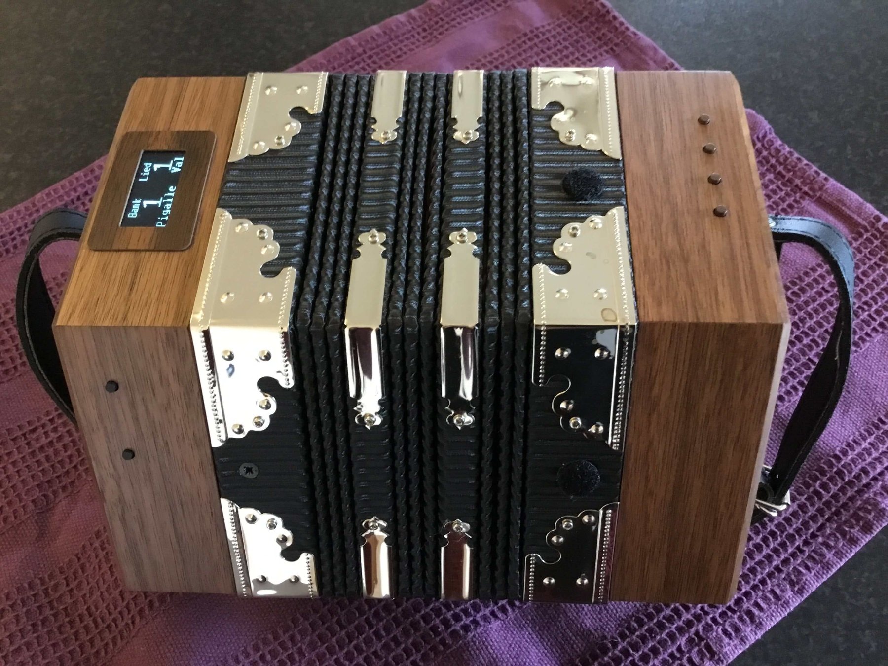 CONCERTINA SELFPLAYING For SALE 1600 Euros Buy & Sell Concertina